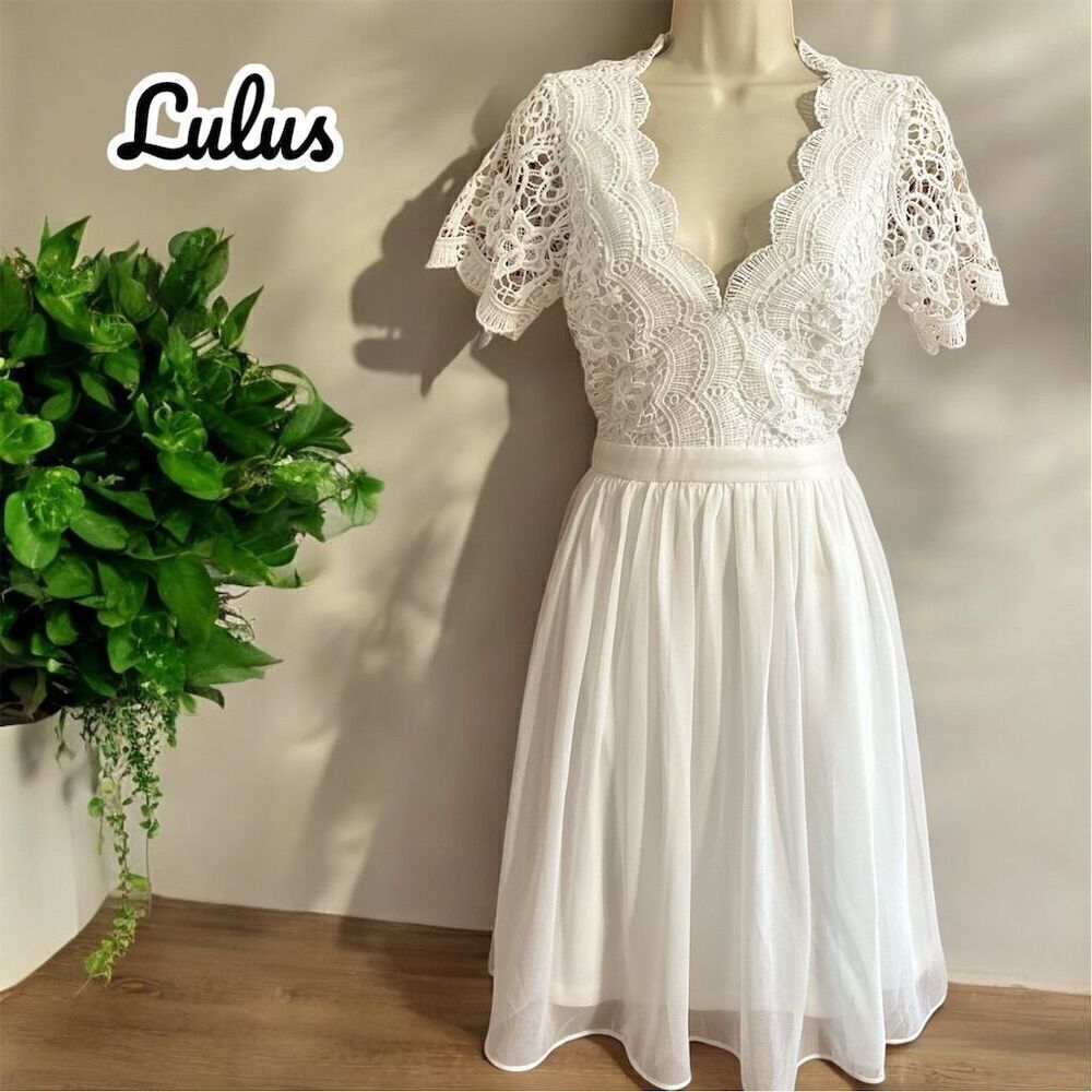 Lulus Women's M White Lace Skater Dress Short Sleeve Party Cocktail